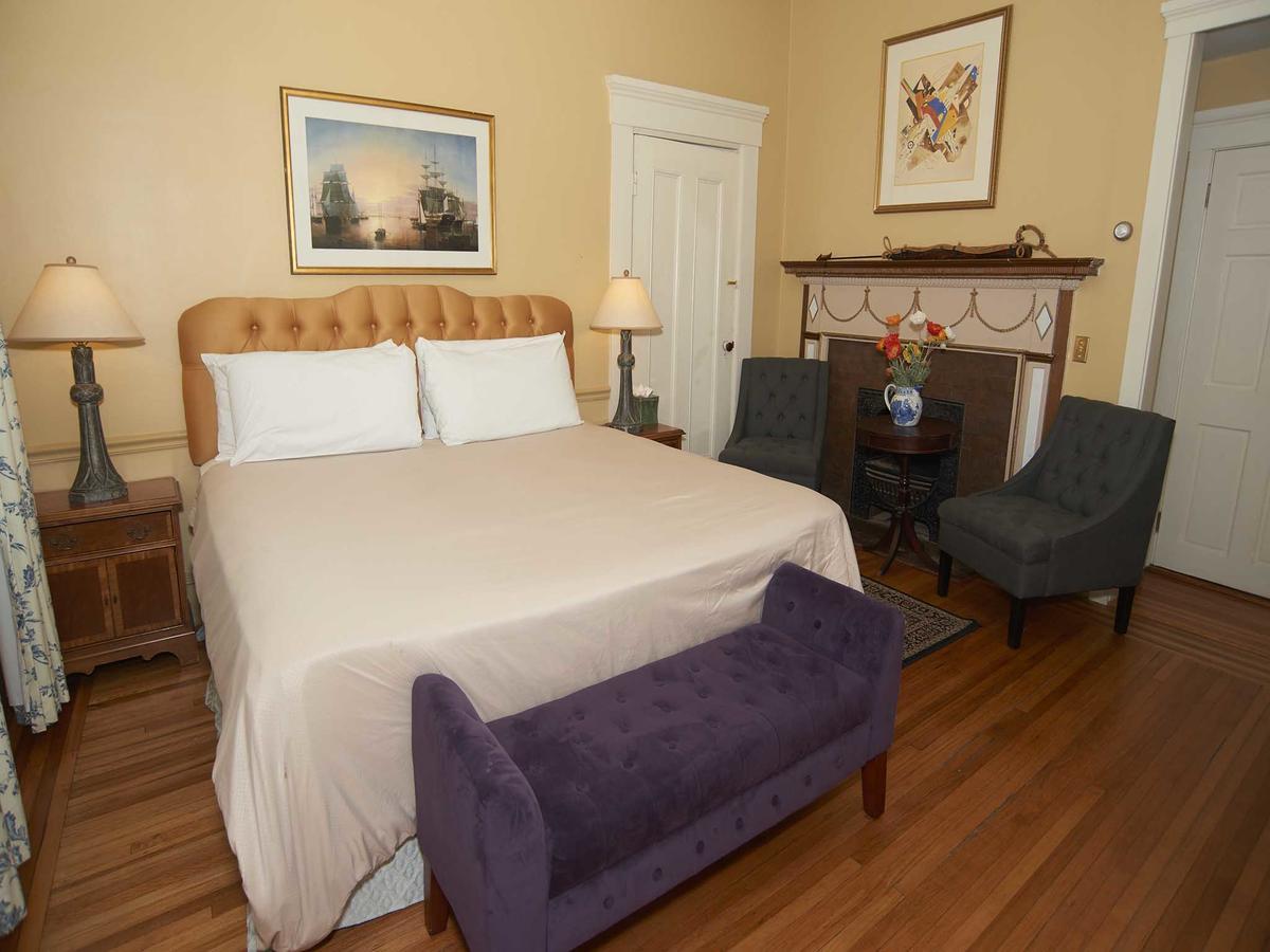 Bellevue House Couette-café Tour de Newport