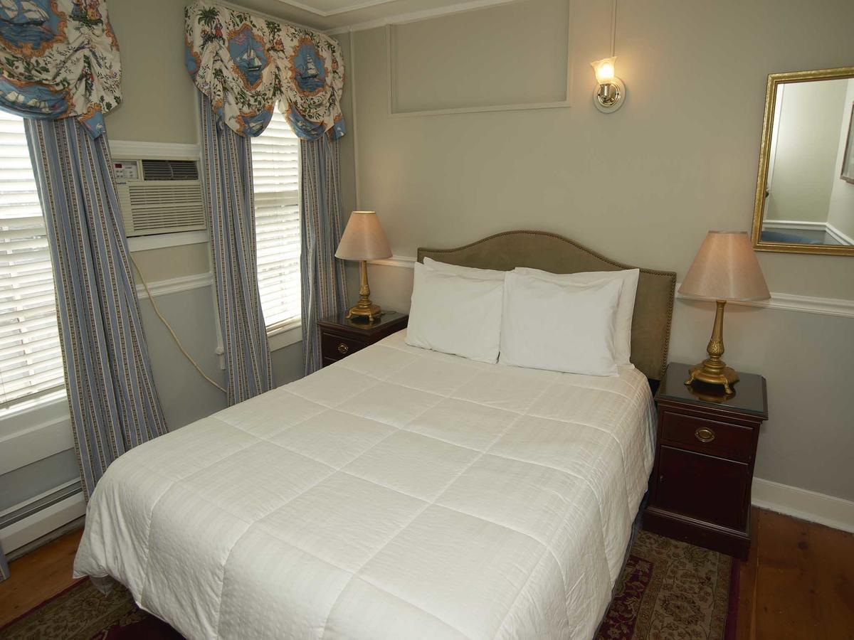 Couette-café Bellevue House Tour de Newport