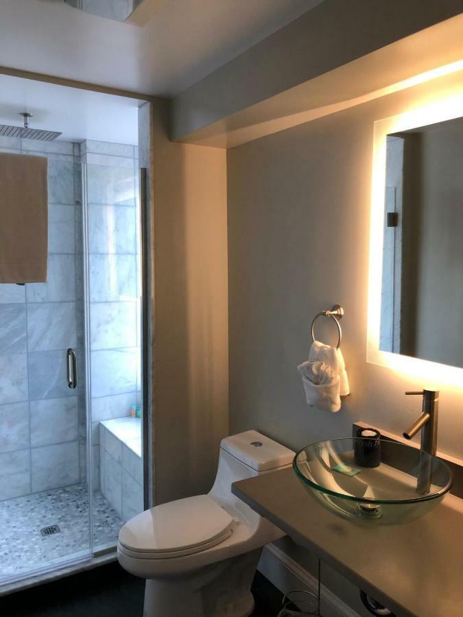 Couette-café Bellevue House Tour de Newport